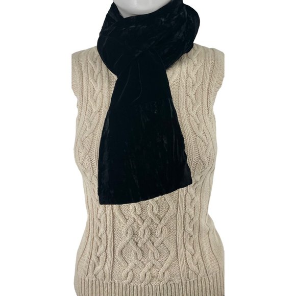 Mina Mann Accessories - NWOT Mina Mann Women's Black Two-Tone Velvet Designer Scarf